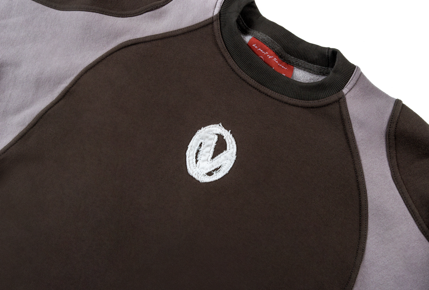 VOW FIRST ESSENCE CREWNECK